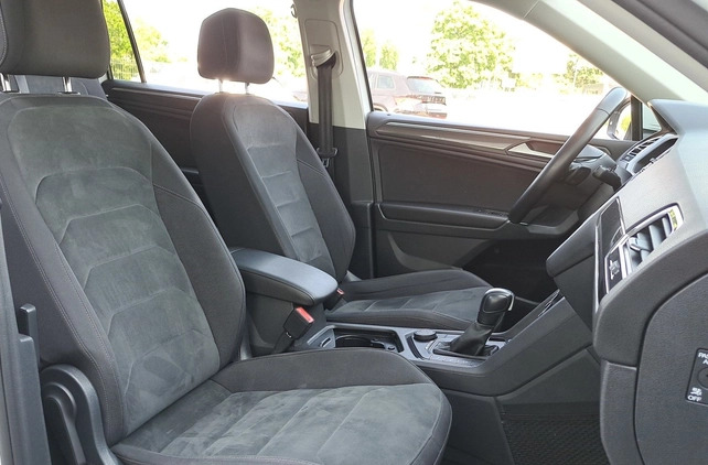 Volkswagen Tiguan Allspace cena 137900 przebieg: 125030, rok produkcji 2019 z Rawicz małe 704